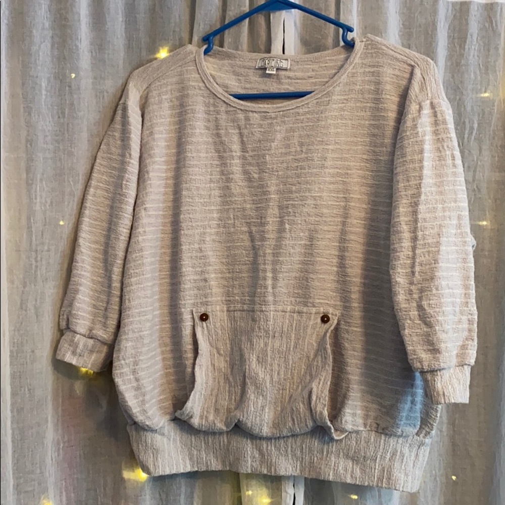 Beige striped 3/4 sleeve top